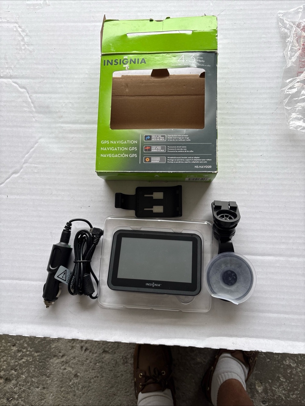 Insignia 4.3" Black GPS Navigation System with Mount & Charger